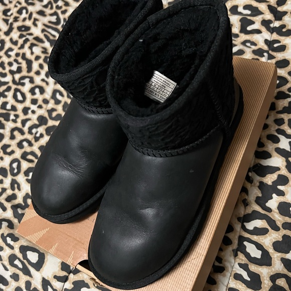 Uggs used - Picture 3 of 6